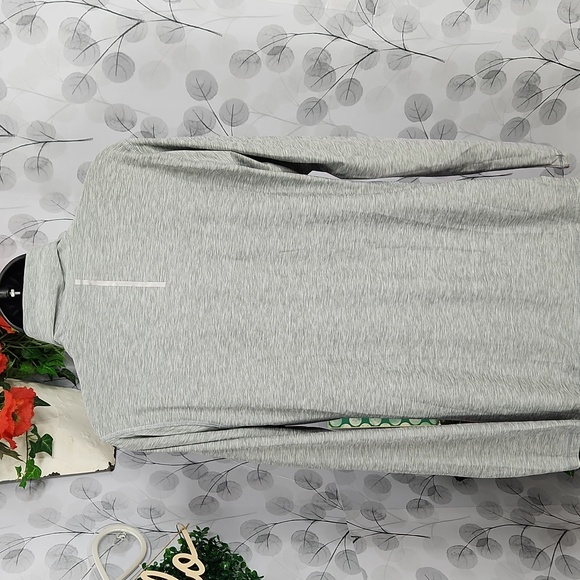 New Balance Running Pullover - Picture 6 of 11